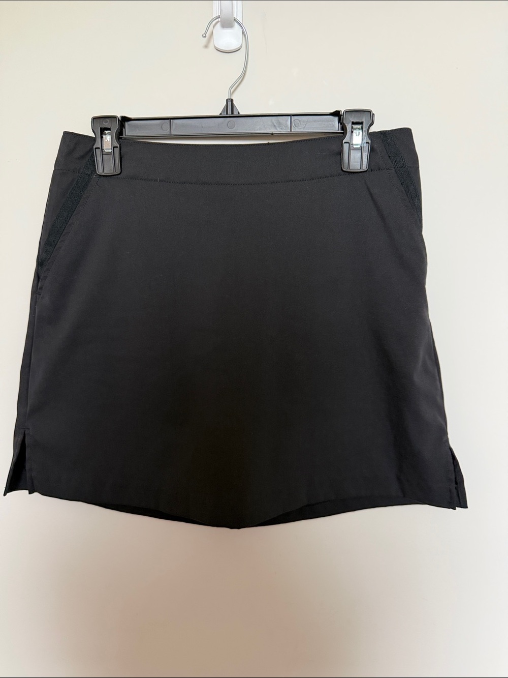 Lady Hagen Black A-Line Mini Skort - size 4